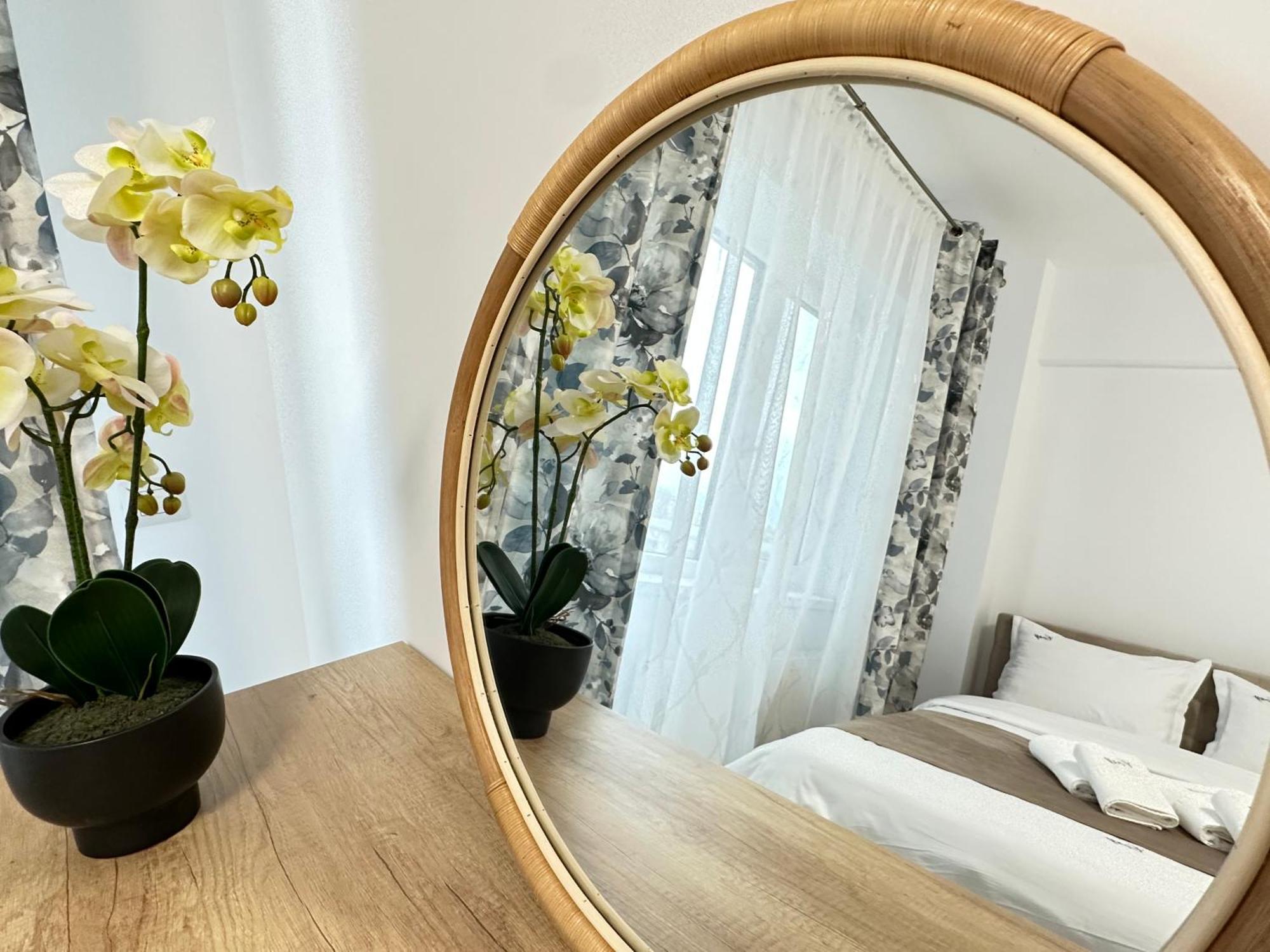 Luxury Cozy & At Unirea Towers Apartment