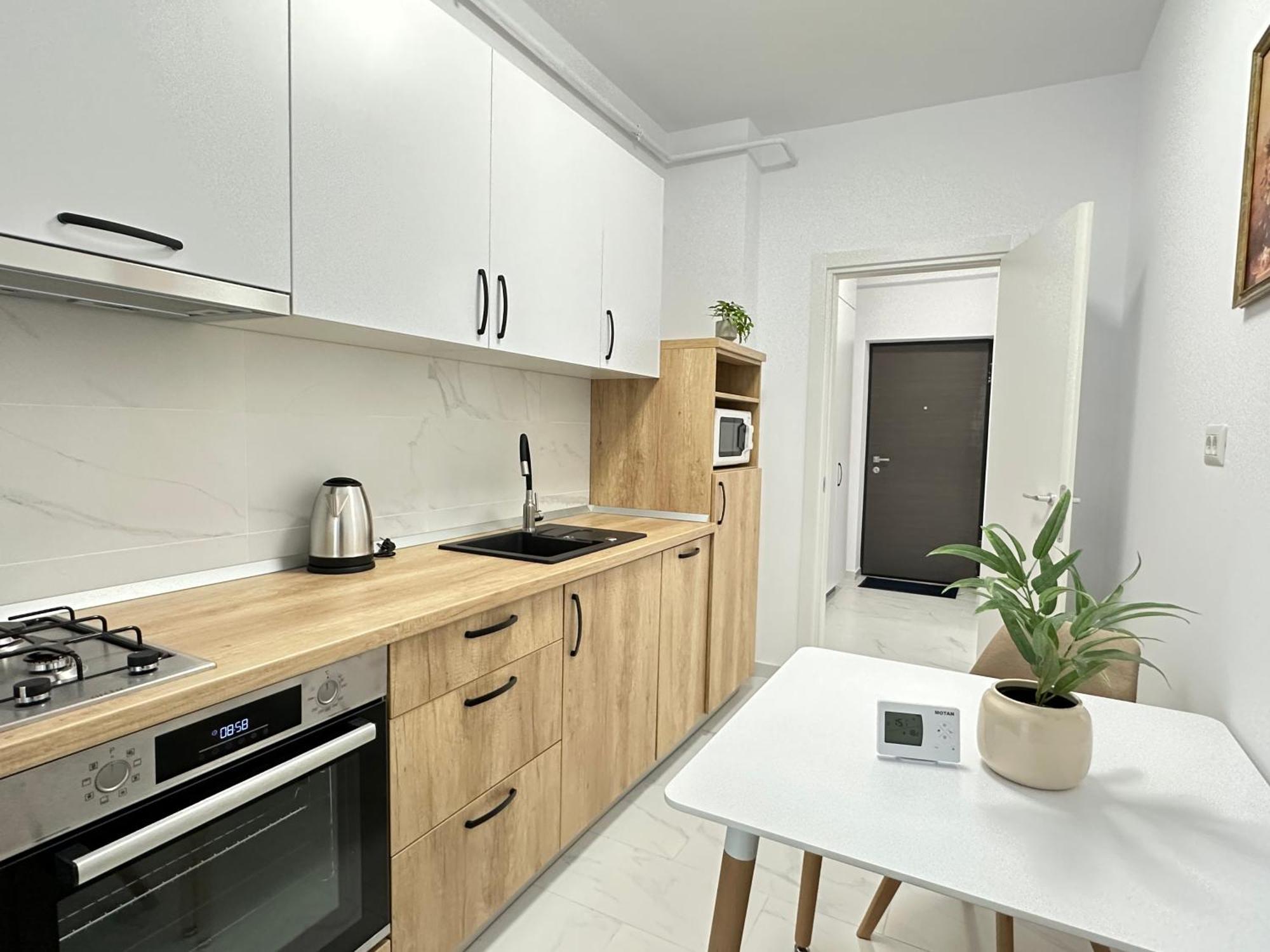 Luxury Cozy & At Unirea Towers Apartment Iasi